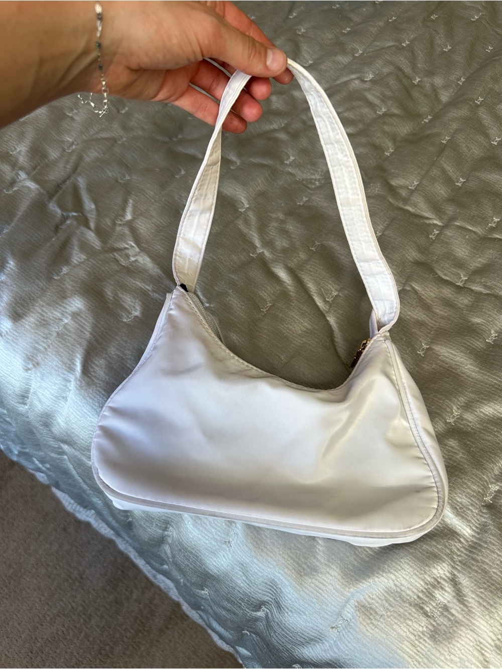Classic White Shoulder Bag - Sleek Everyday Purse